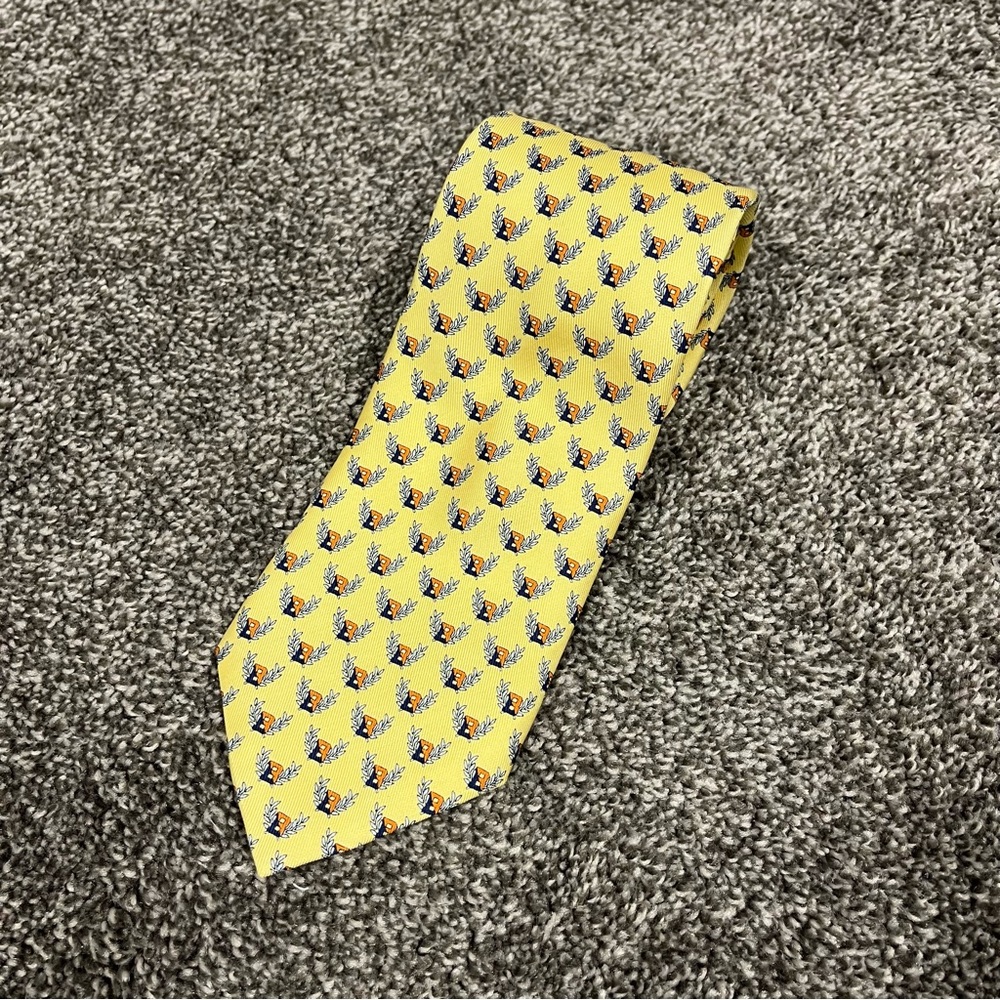 Vineyard Vines Made in USA Bucknell College Neck Tie Yellow Logo 3.25x60